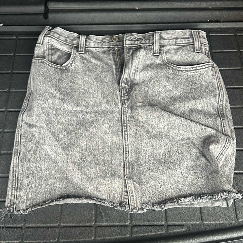 Levi black jeans skirt size 29